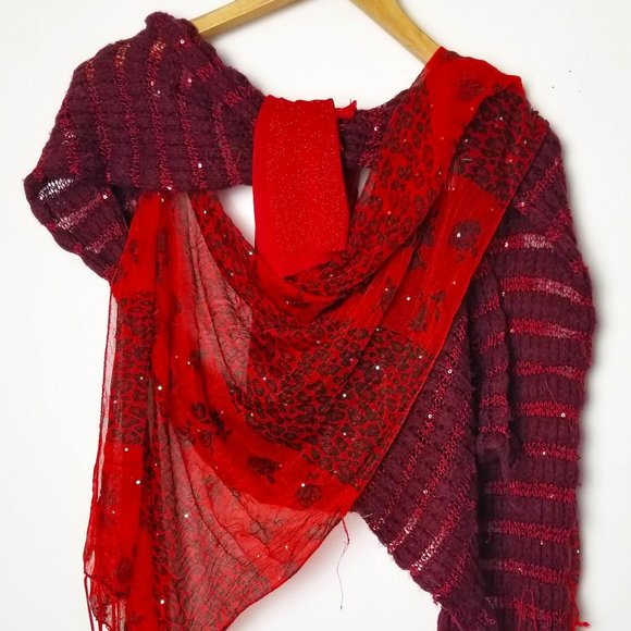 1 beautiful red scarf left - Picture 1 of 3